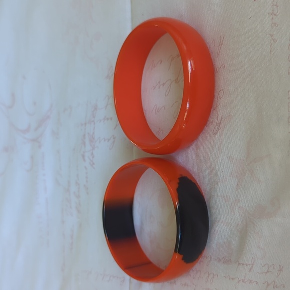 Vintage Lucite Bangle Orange & Black Best Plastics + Orange Bakelite Bangle - Picture 11 of 12